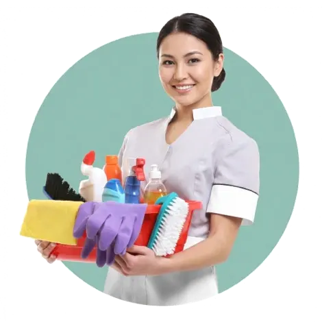 Домработница агентства подбора персонала за работой